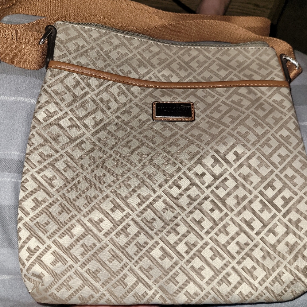 Tommy Hilfiger crossbody purse